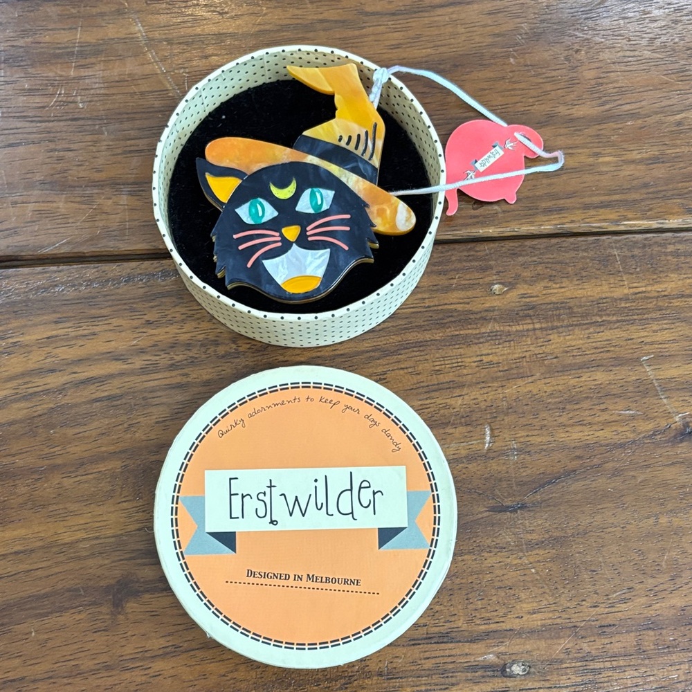 Erstwilder Hex Kitten Halloween Cat Brooch NWB